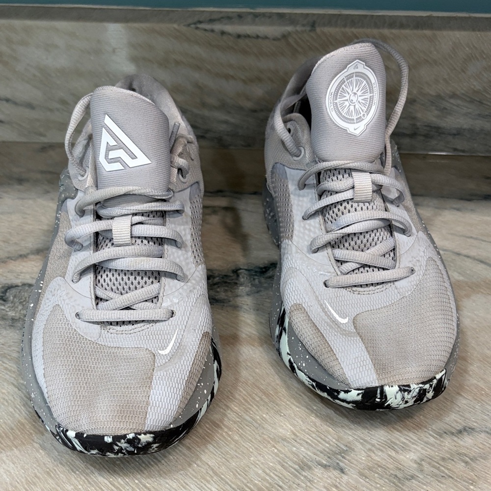 Signature Low-Top Basketball Sneakers - Light Taupe